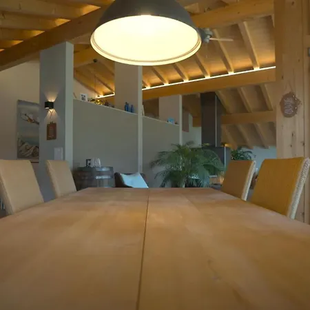 Four-bedroom Aa In The Heart Of 아파트 *